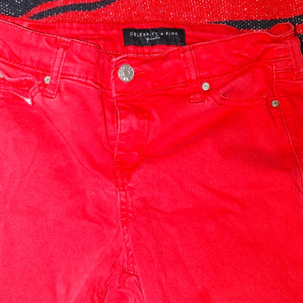 Red jeans from pink.🤍